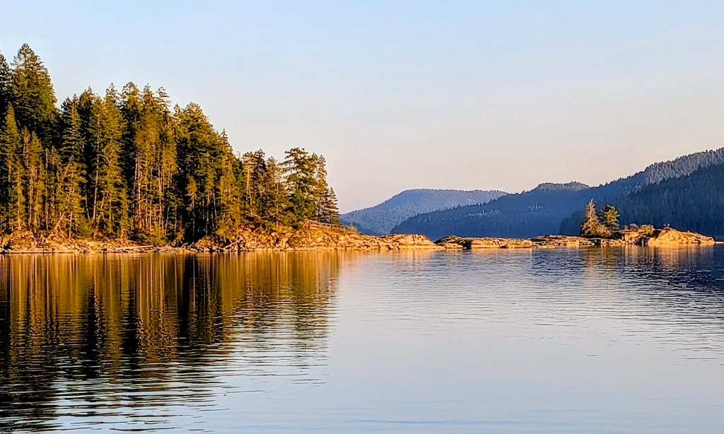 This image has an empty alt attribute; its file name is fall-trip-2026-octopu-islands-spit.jpg