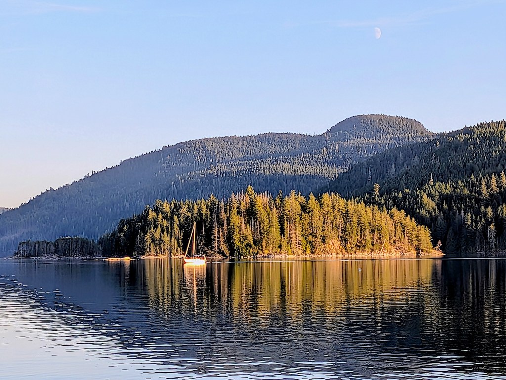 This image has an empty alt attribute; its file name is fall-trip-2026-octopus-islands-boat-and-moon.jpg